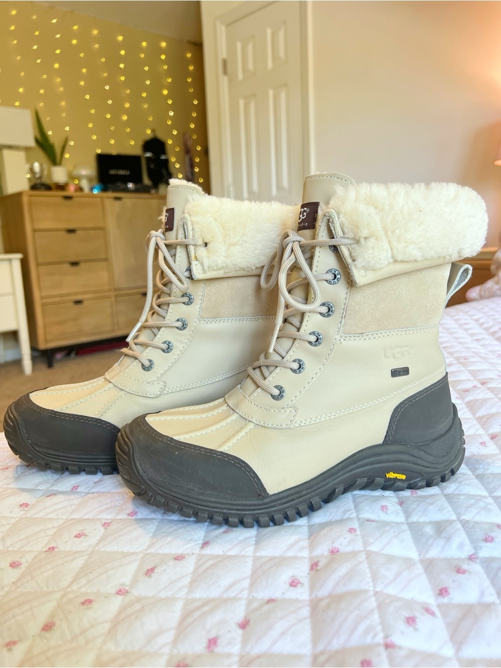UGG Australia Adirondack II Waterproof Leather Winter Snow Boots Sand Tan 8.5